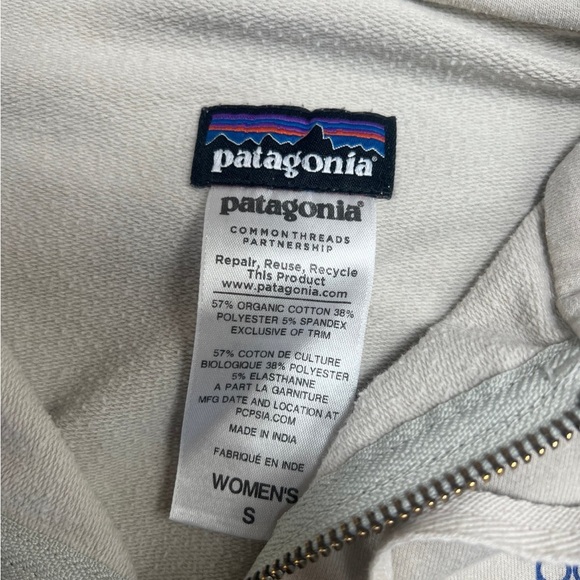 Small Patagonia hoodie - Picture 3 of 4